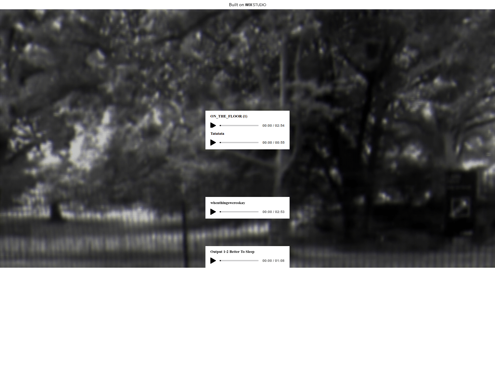 Screenshot of geometrydashgolden.wixstudio.com